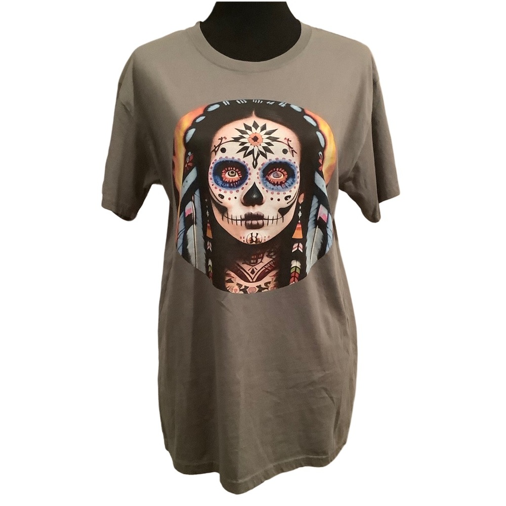 Visual Bliss Co DTG Unisex Gray T-Shirt with Colorful Candy Skull Design